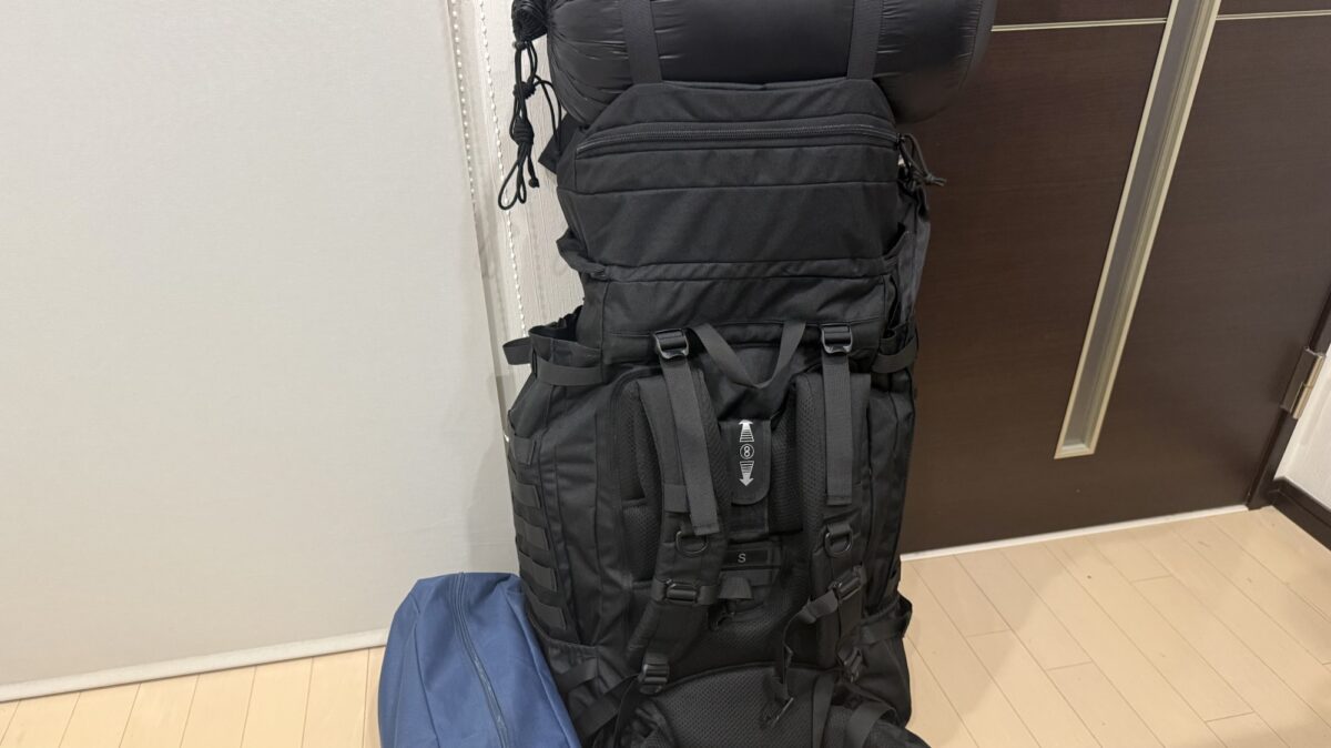 冬キャンプ　準備　リュック　コット　ひとまとめ